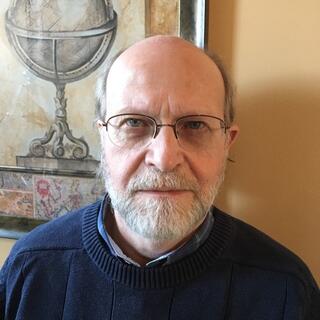 Headshot Dr. Michael Summers