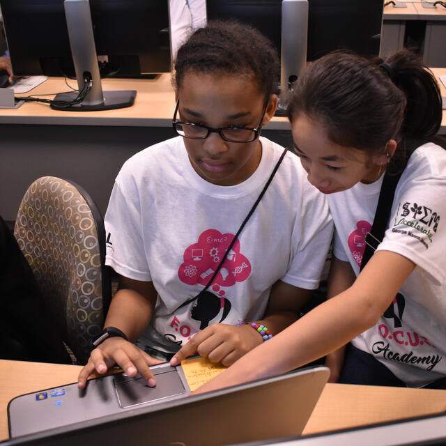 Students using computer 