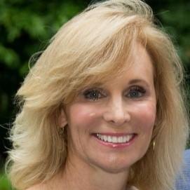 Headshot photo of Nicole Geller