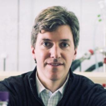Headshot photo of Ross Dunlap