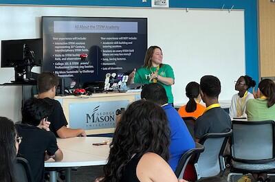 Kerin Hilker-Balkissoon welcomes students to the academy. Photo by Tracy Mason/College of Science