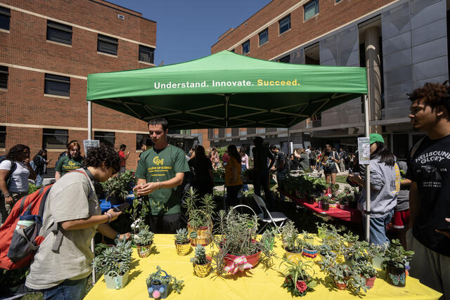 ScienceConnect attendees purchase plants to support the College of Science Student Emergency Fund