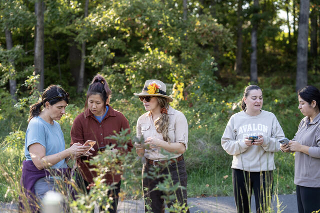 Foragers Forest volunteers