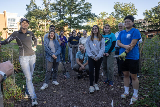 Foragers Forest volunteers