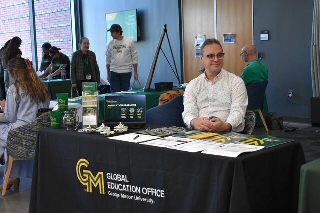 Volunteer at ScienceConnect 2025